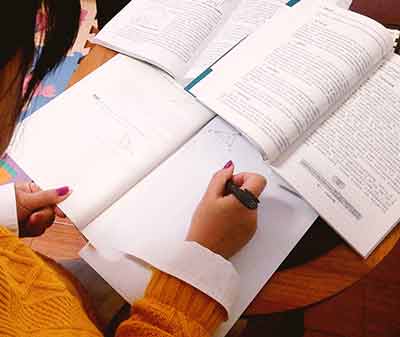 大学生报考frm可以吗